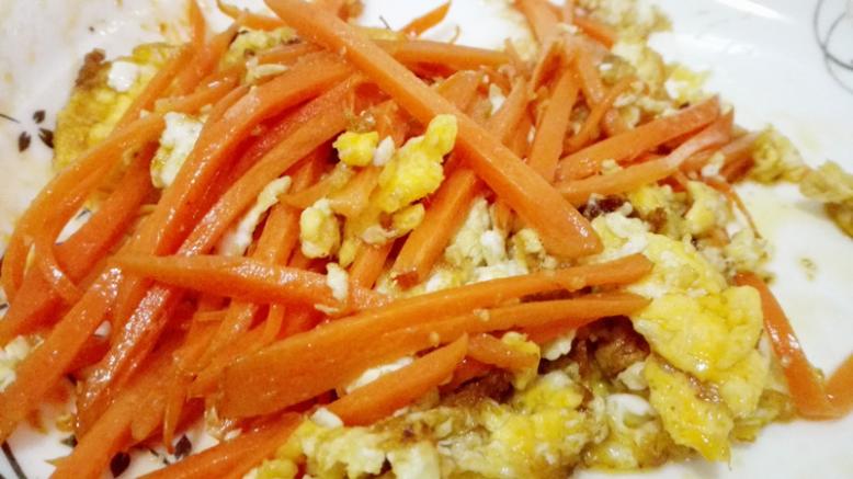 胡萝卜炒蛋