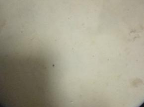 倒入纯牛奶和砂糖，搅拌均匀