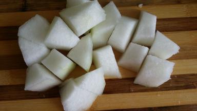 冬瓜去皮洗净切成块状