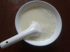 用豆浆机打好豆浆