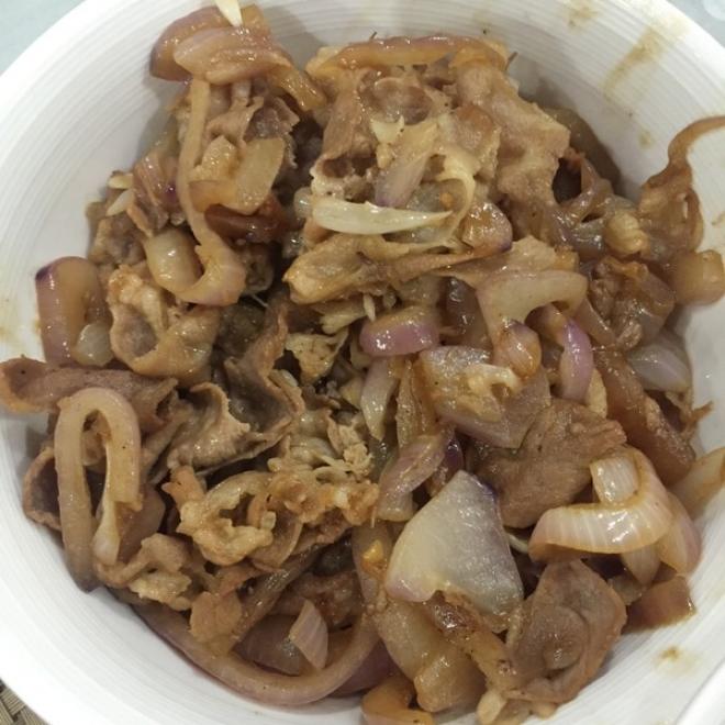 洋葱炒羊肉片