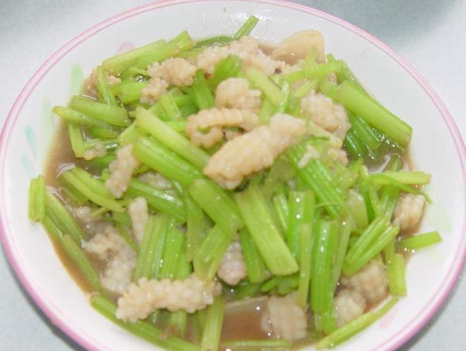 芹菜炒鱿鱼