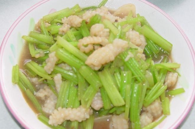 芹菜炒鱿鱼