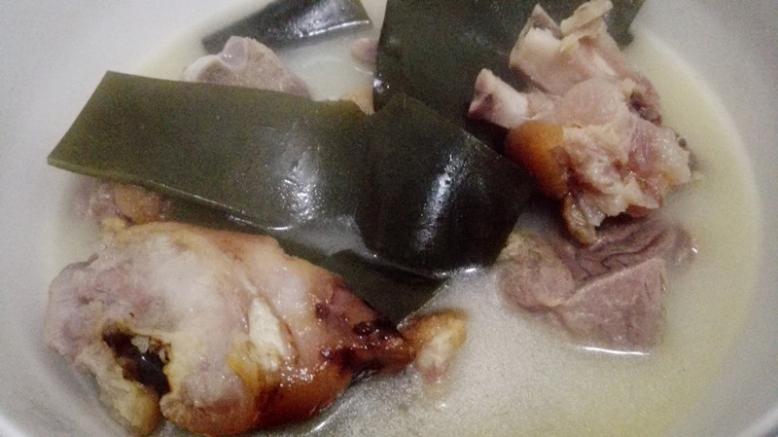 腊猪蹄炖海带