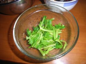 芹菜切段