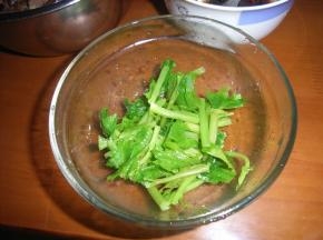 芹菜切段