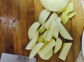 土豆去皮切小块
