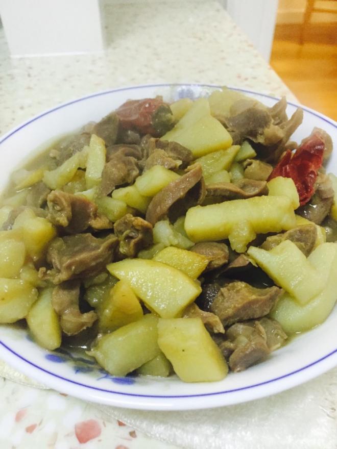 鸡胗炖土豆