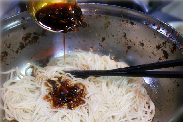 专业烹饪|如何做一碗能点燃的宜宾燃面！