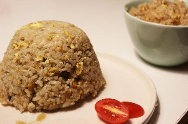 酱油蛋炒饭