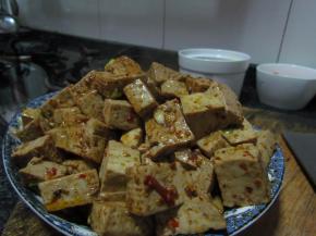 煮好后倒入淀粉水收汁，撒上葱花出锅