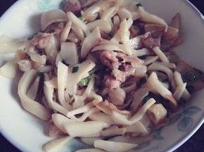 翻炒均匀后关火出锅