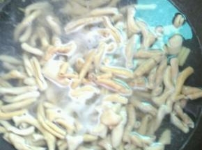 焯水去腥，捞出控干水分