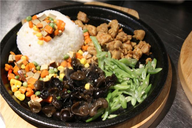 铁板鸡肉饭