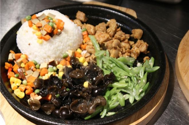 铁板鸡肉饭