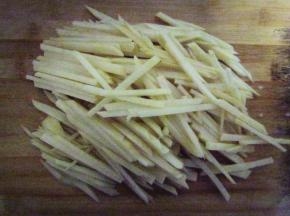 土豆去皮切丝