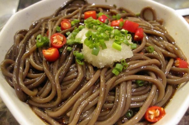 酸辣荞麦面