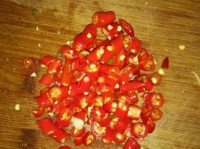 辣椒洗干净切片