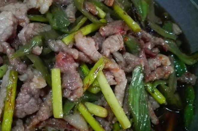青椒蒜薹肉丝