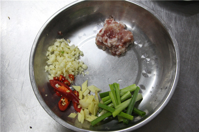 超级下饭的肉末茄子，分分钟搞定！