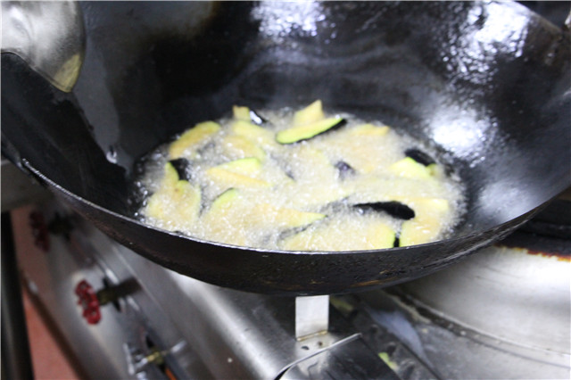 超级下饭的肉末茄子，分分钟搞定！