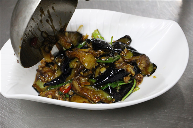 超级下饭的肉末茄子，分分钟搞定！