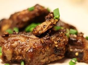 炒好后装盘，肉食动物的盛宴开席啦~