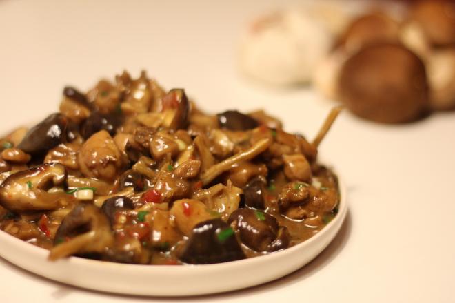 香菇烧鸡块