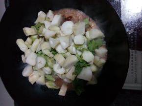 煮开后把棒菜倒入锅中同煮