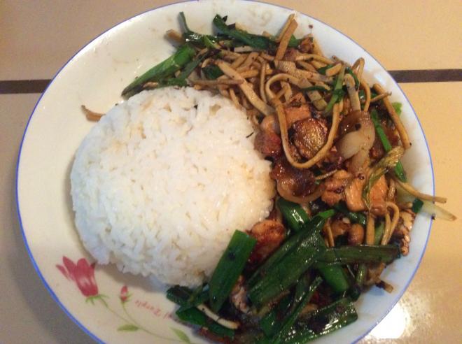 蒜苗千张回锅肉套饭