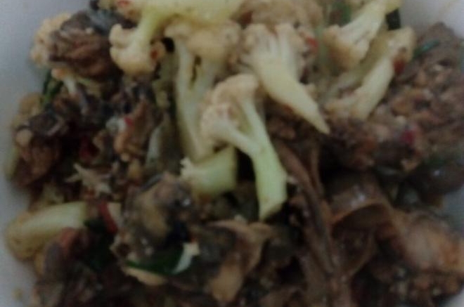菜花烧鸡肉