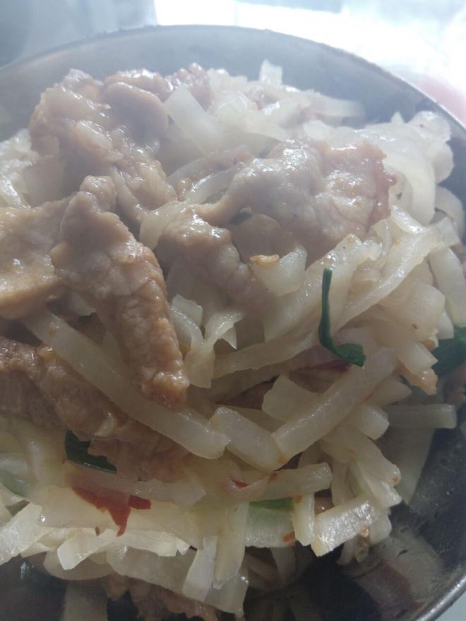 白萝卜丝炒肉