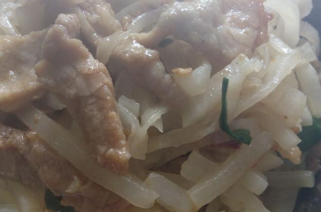 白萝卜丝炒肉