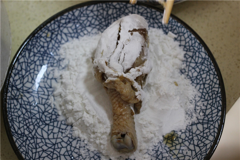 小孩最爱吃的炸鸡腿，自己在家做安全又放心！