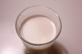 放凉后装入模具里，放入冰箱冷藏1个半小时左右就可以了