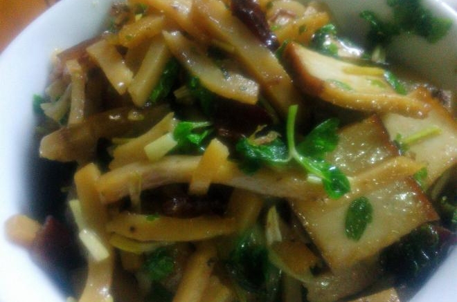 芹菜炒米豆腐