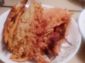 炸好后捞出装盘