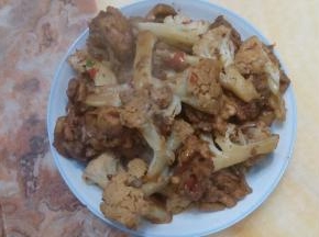 锅中汤汁浓稠时收汁出锅装盘