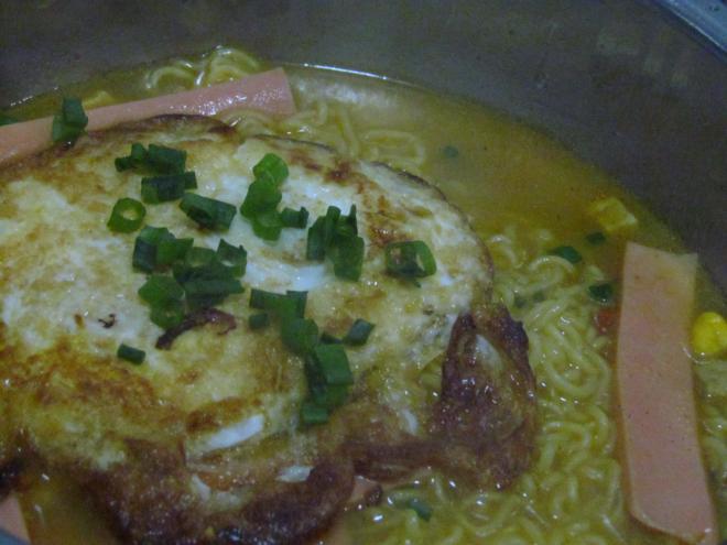 煎蛋火腿方便面