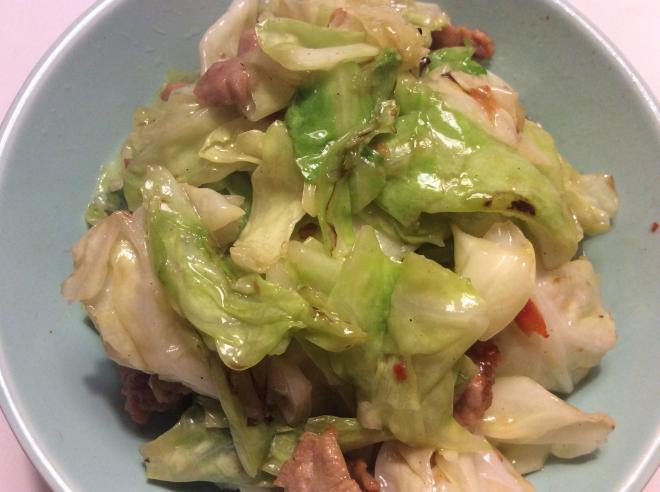 包菜炒肉