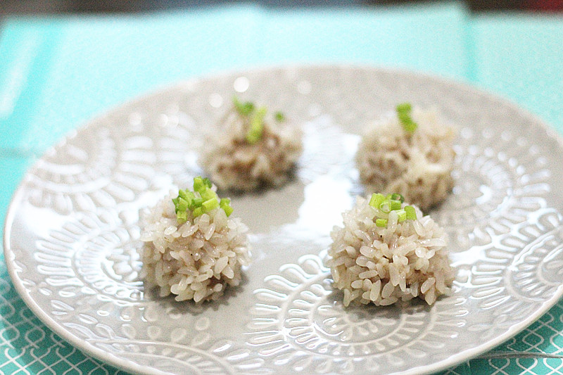 蒸出来的珍珠丸子，晶莹剔透美味看得见