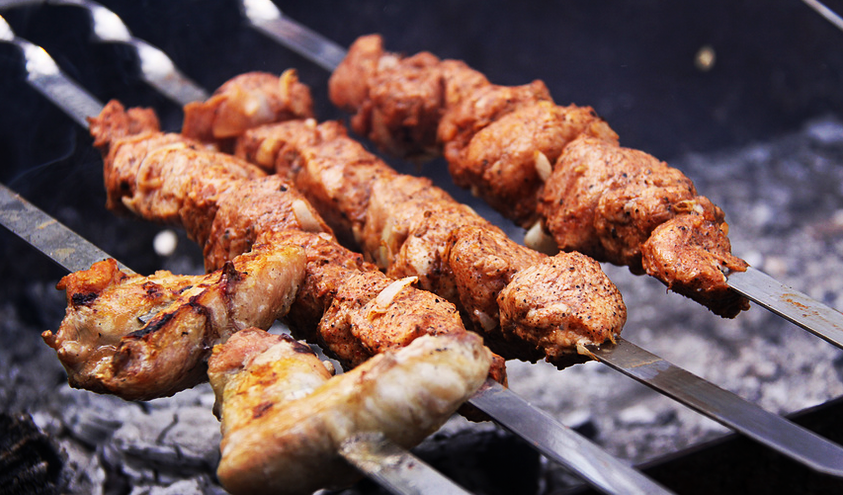 醉人的夏夜里，一起吃顿烧烤好不好