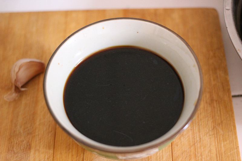 这碗简单质朴的香菇油饭，香的让人口水直流