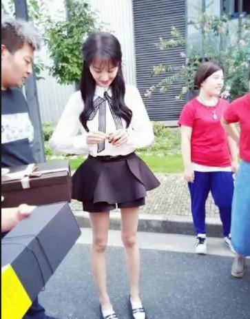 看完微微一笑！想喂郑爽吃点肉