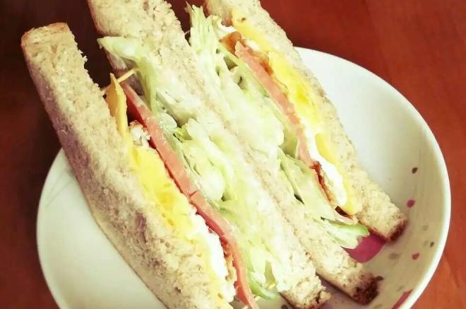 酸奶沙拉三明治