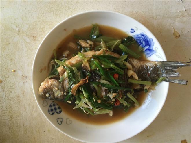 红烧鲫鱼