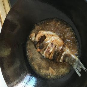 倒入步骤3准备好的调味汁