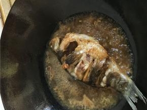 倒入步骤3准备好的调味汁