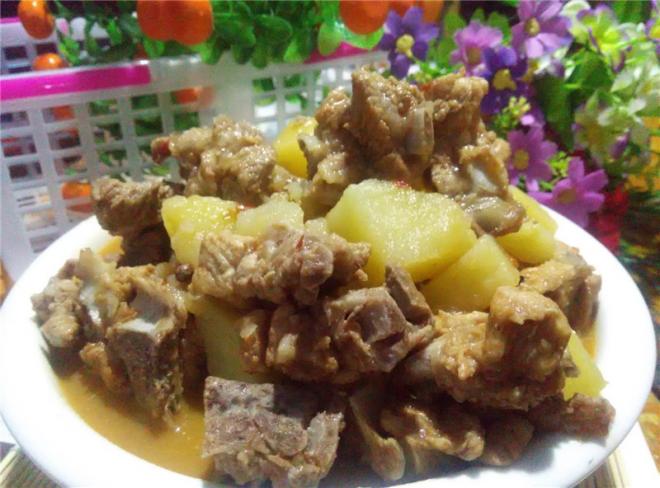土豆烧排骨