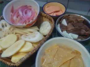 将食材洗净准备